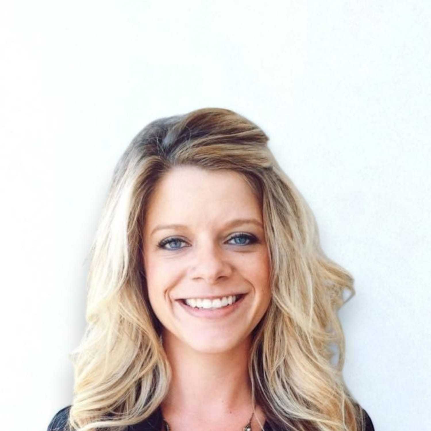 Portrait of Mandy P, a professional stylist at Design 1 Salon & Spa, showcasing their expertise and style.